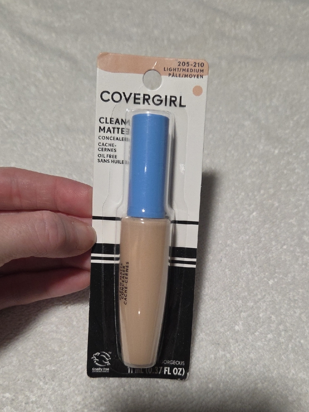 COVERGIRL Clean Matte Concealer - Light/Medium with Blue Cap